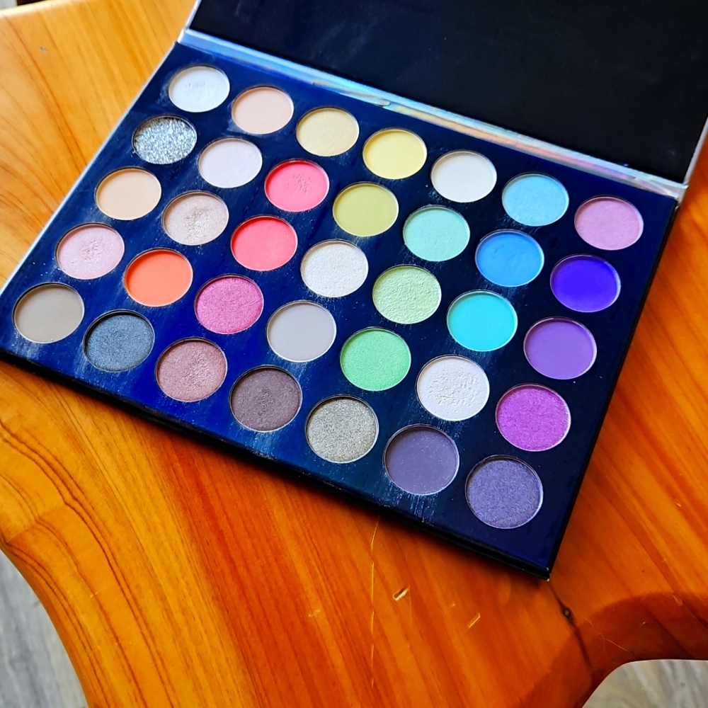 ⭐ $5 ⭐ Beauty Glazed Rainbow Pastel Palette (lightly used)